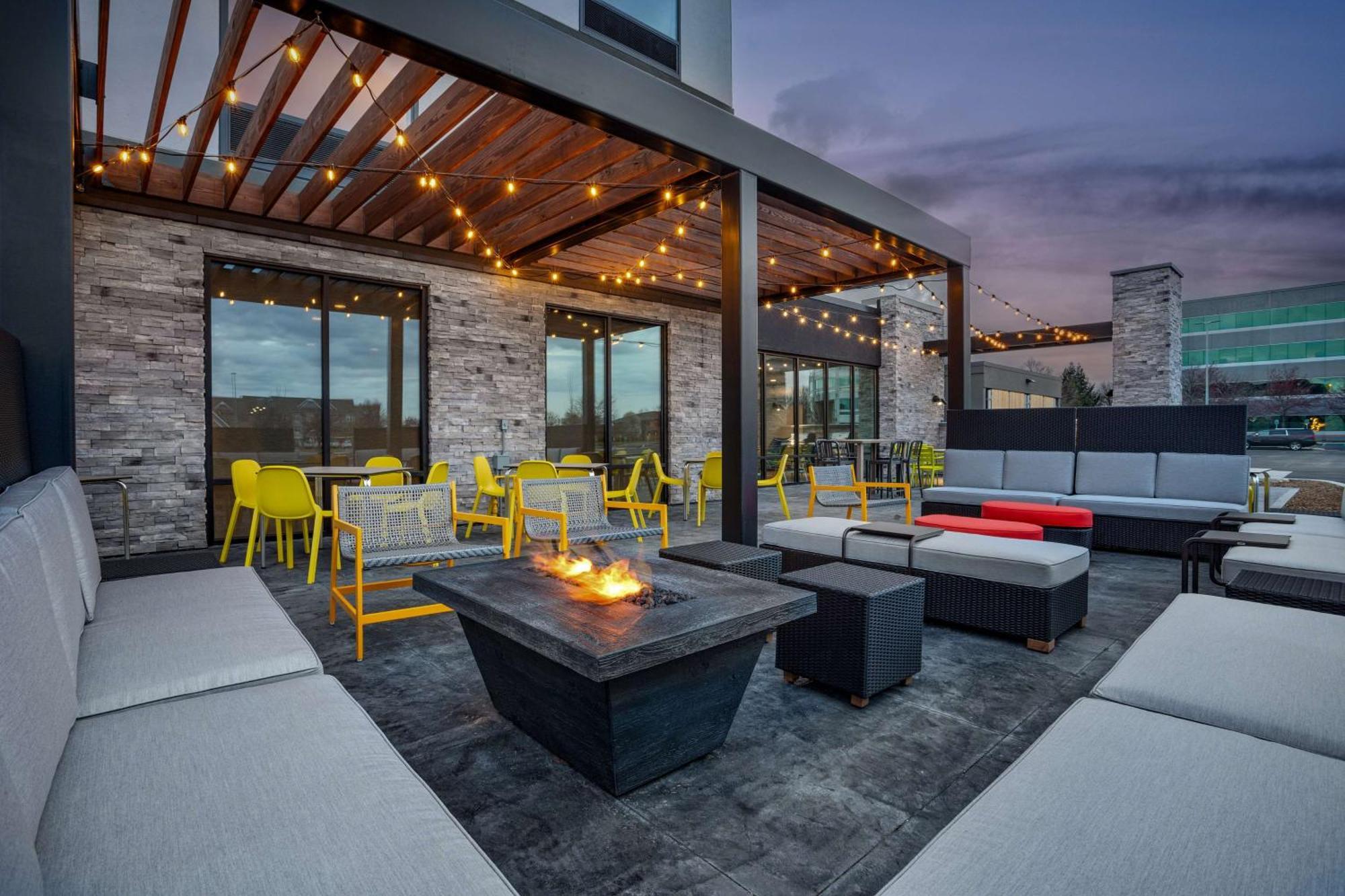 Home2 Suites By Hilton Indianapolis North At Intech Park エクステリア 写真